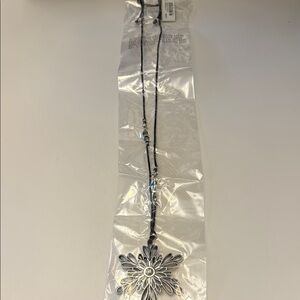 Elegant Black and Silver Floral Pendant Necklace